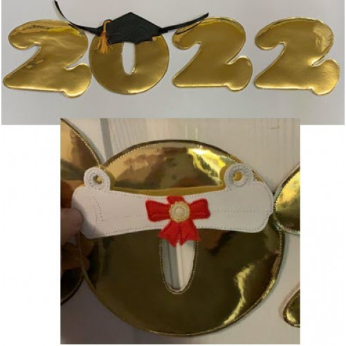 Golden Award Trophy With Graduation Cap. Education Achievement Learning Academic Success Concept Image400568172